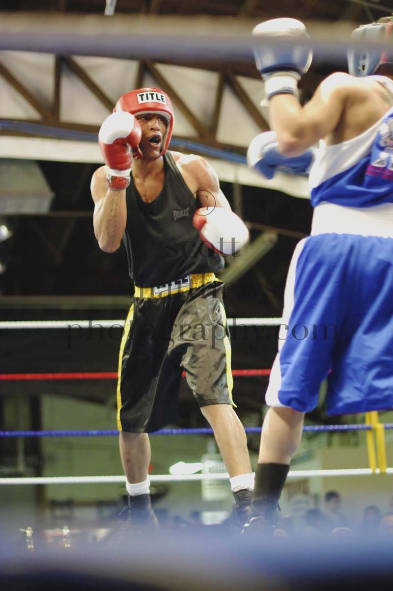 tttscgoldenglovesx44.jpg